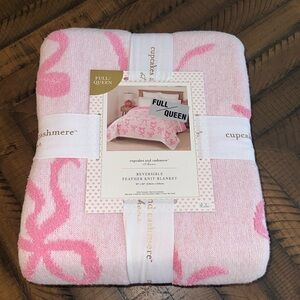 🆕 NWT Cupcakes and Cashmere Pink Bow Reversible Knit Blanket Full/Queen 90x90